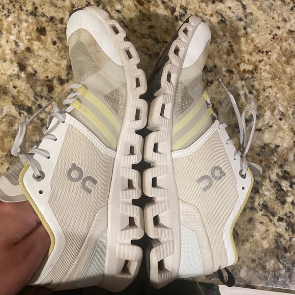 On Cloud - Picture 5 of 5